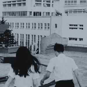 萝莉张开腿让我爽了一夜
